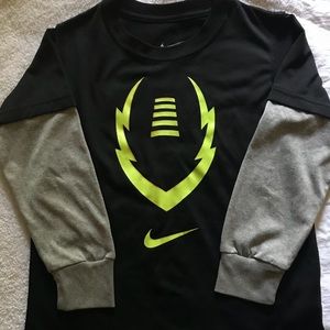 NIKE Boys Long-sleeve Dri-Fit. Sz 5.